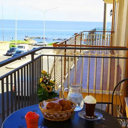Casa A Riba U Mari شقة ريبوسْتو
